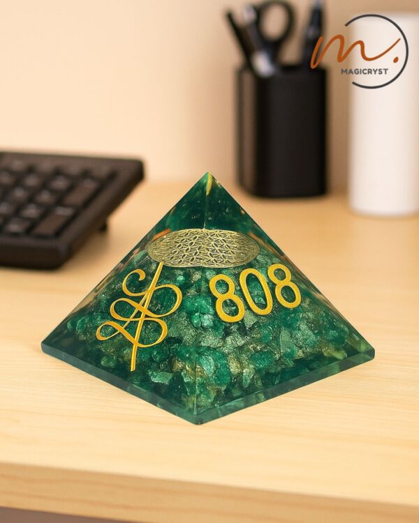 Green Aventurine Zibu Pyramid