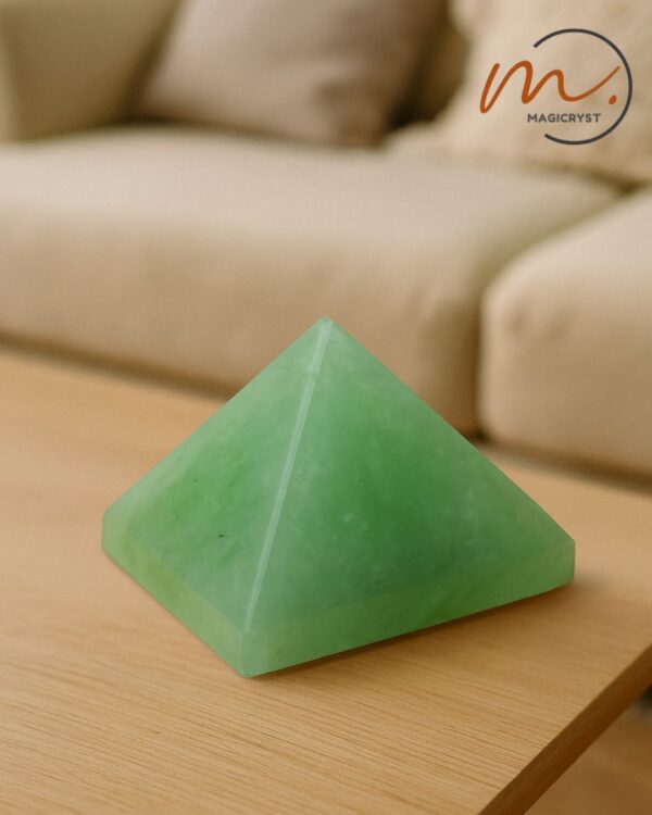 Natural Green Aventurine Carving Small Pyramid